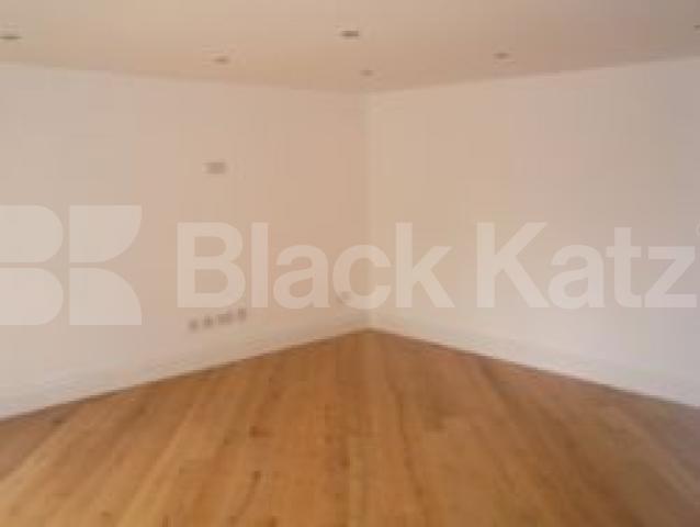 			3 Bedroom, 1 bath, 1 reception Mews House			 Wightman Road, HORNSEY