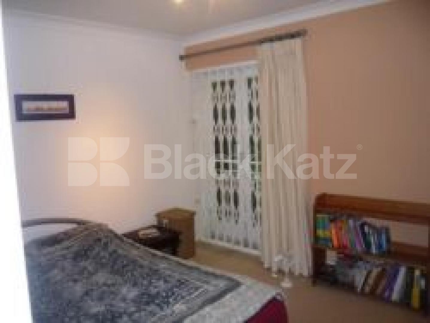 			STANDARD APPARTMENTS! NEW INSTRUCTION! PRICE REDUCTION!, 2 Bedroom, 1 bath, 1 reception Apartment			 Crescent Road, CROUCH END N8