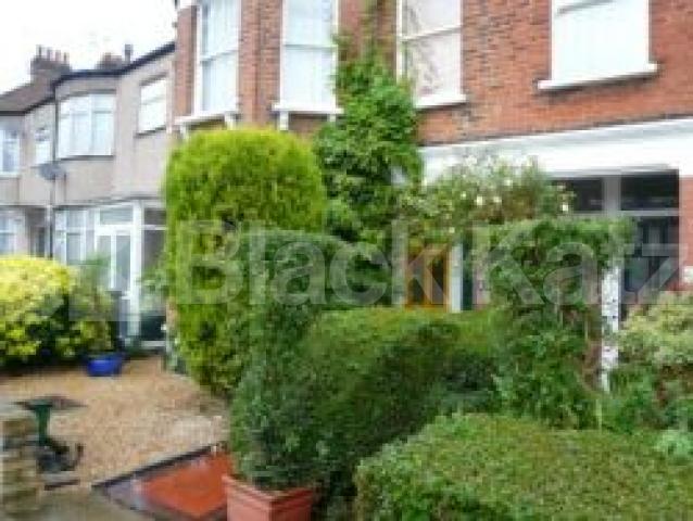 			LET!, 2 Bedroom, 1 bath, 1 reception Ground Floor Flat			 Crescent Road, ALEXANDRA PALACE