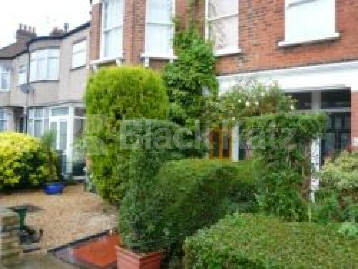 Charming abode charming and inviting 2 Bedroom Ground Floor Flat in
