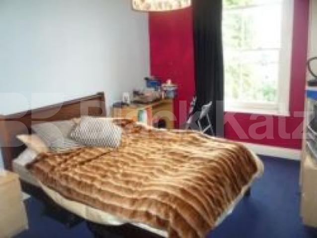 			MASSIVE 2 DOUBLE BEDROOM FLAT!, 2 Bedroom, 1 bath, 1 reception Flat			 Lausanne Road, CROUCH END N8