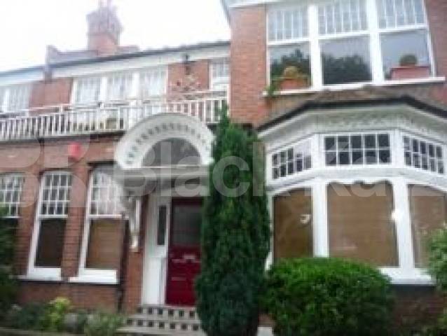 			1 Bedroom, 1 bath, 1 reception Ground Floor Flat			 Queens Avenue, MUSWELL HILL