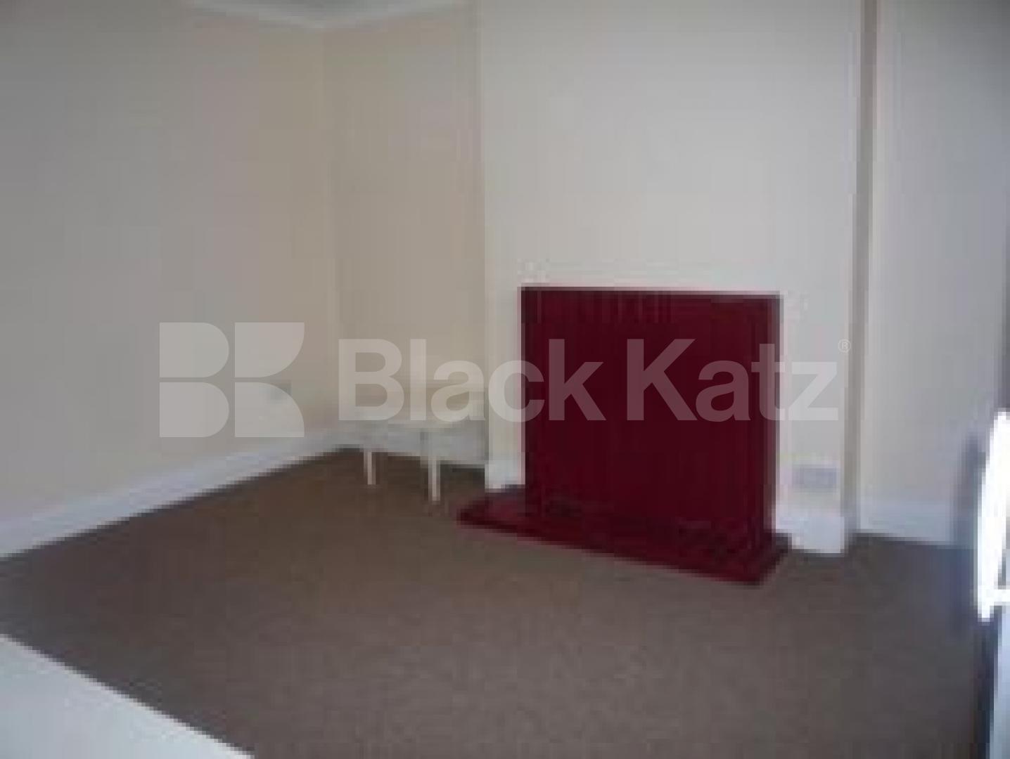 			2 Bedroom, 1 bath, 1 reception Flat			 Ferme Park Road, CROUCH END N8