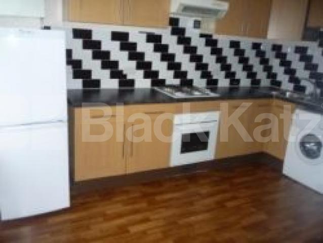 			2 Bedroom, 1 bath, 1 reception Flat			 Ferme Park Road, CROUCH END N8