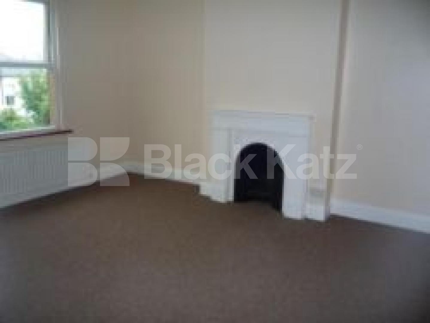 			2 Bedroom, 1 bath, 1 reception Flat			 Ferme Park Road, CROUCH END N8