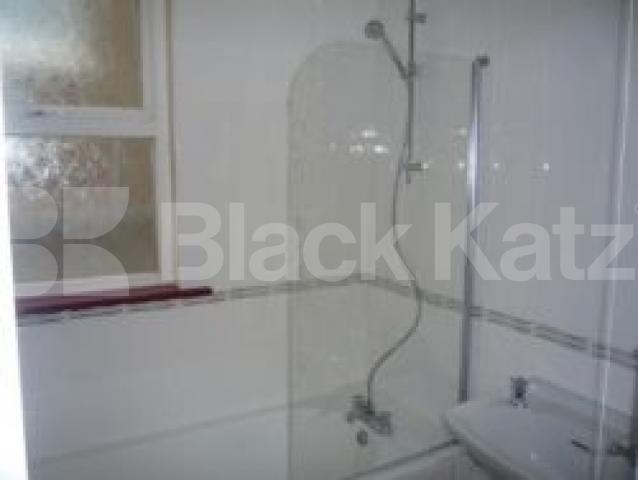 			2 Bedroom, 1 bath, 1 reception Flat			 Ferme Park Road, CROUCH END N8