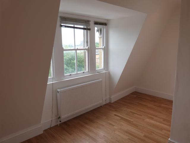 			HEART OF WEST HAMPSTEAD!, 3 Bedroom, 1 bath, 1 reception Flat			 West End Lane, WEST HAMPSTEAD 