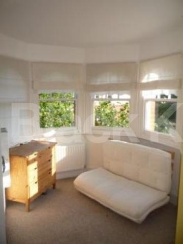 			1 Bedroom, 1 bath, 1 reception Flat			 Hornsey Lane Gardens, HIGHGATE
