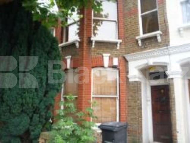 			2 Bedroom, 1 bath, 1 reception Flat			 Carlingford Road, TURNPIKE LANE