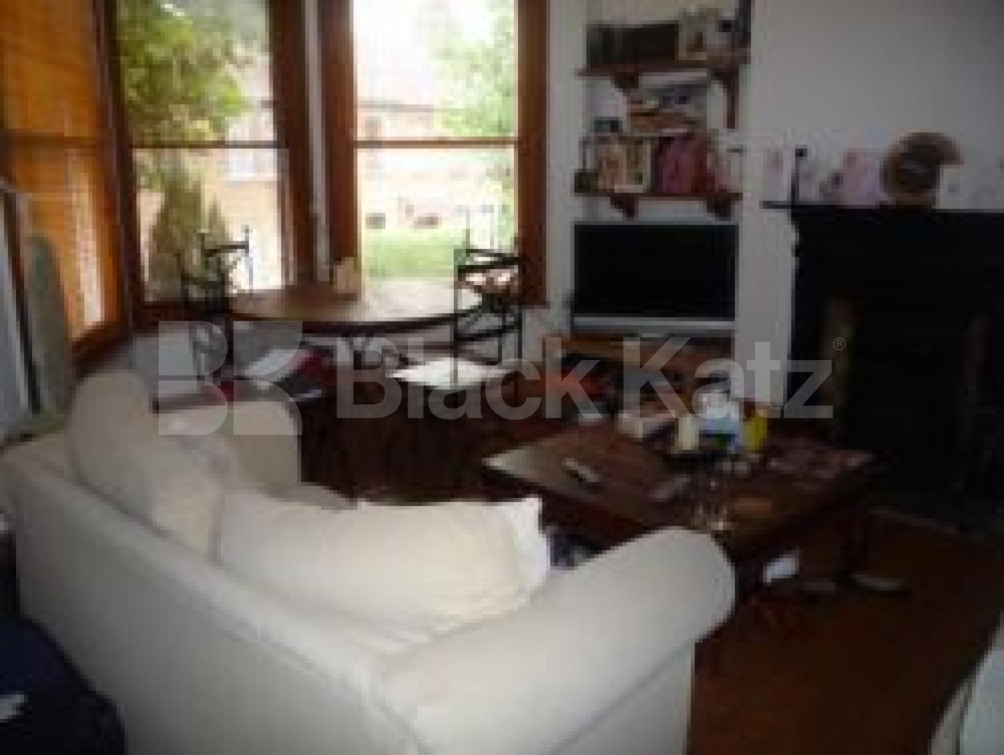 			2 Bedroom, 1 bath, 1 reception Flat			 Carlingford Road, TURNPIKE LANE