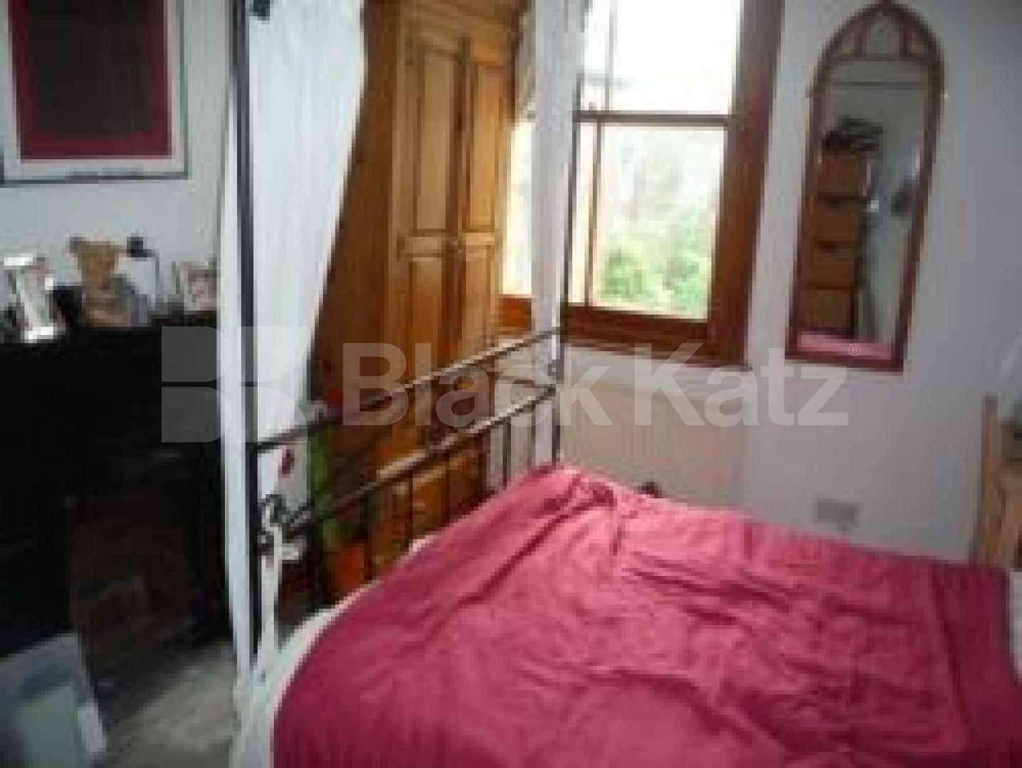 			2 Bedroom, 1 bath, 1 reception Flat			 Carlingford Road, TURNPIKE LANE