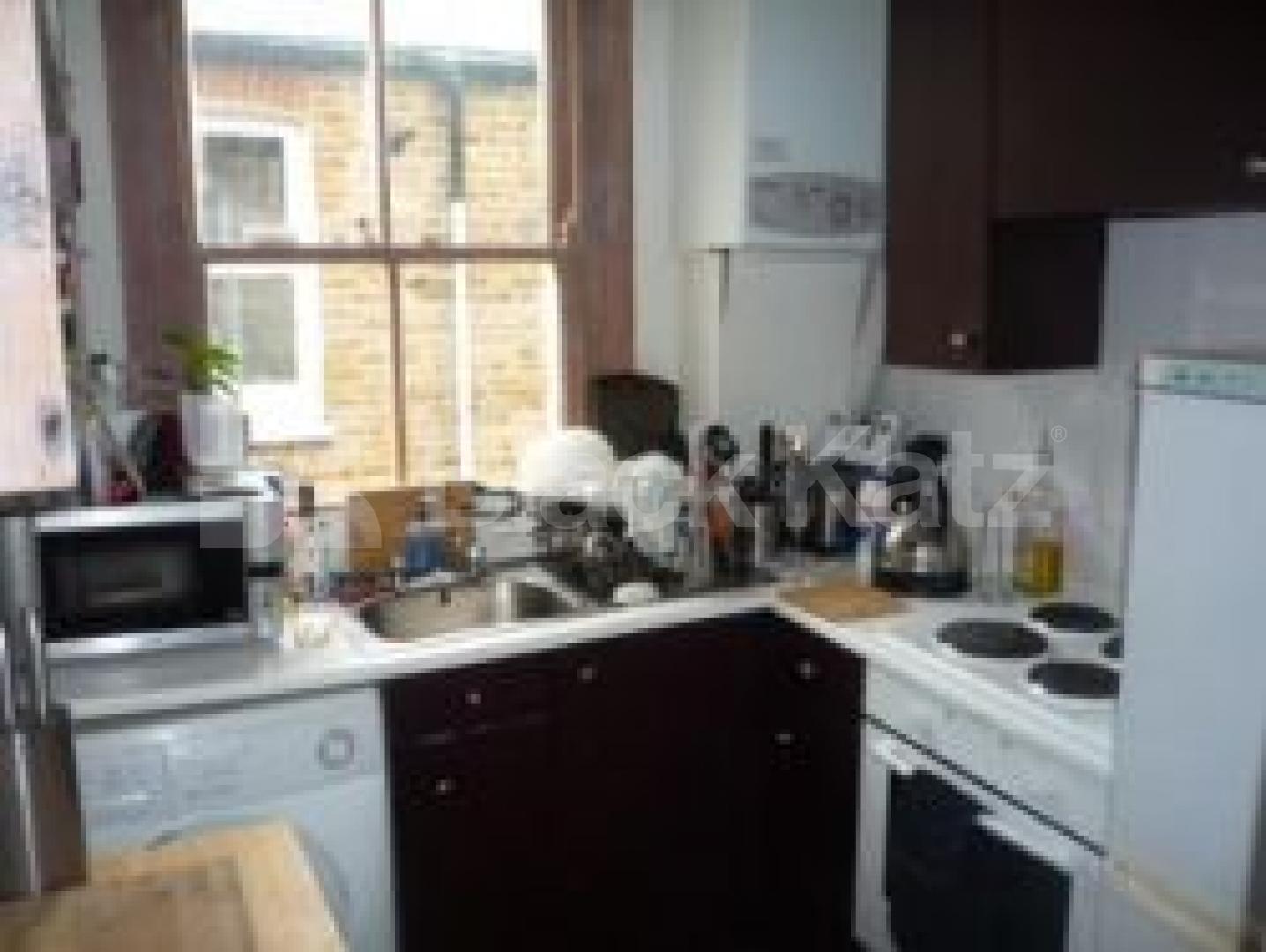 			2 Bedroom, 1 bath, 1 reception Flat			 Carlingford Road, TURNPIKE LANE