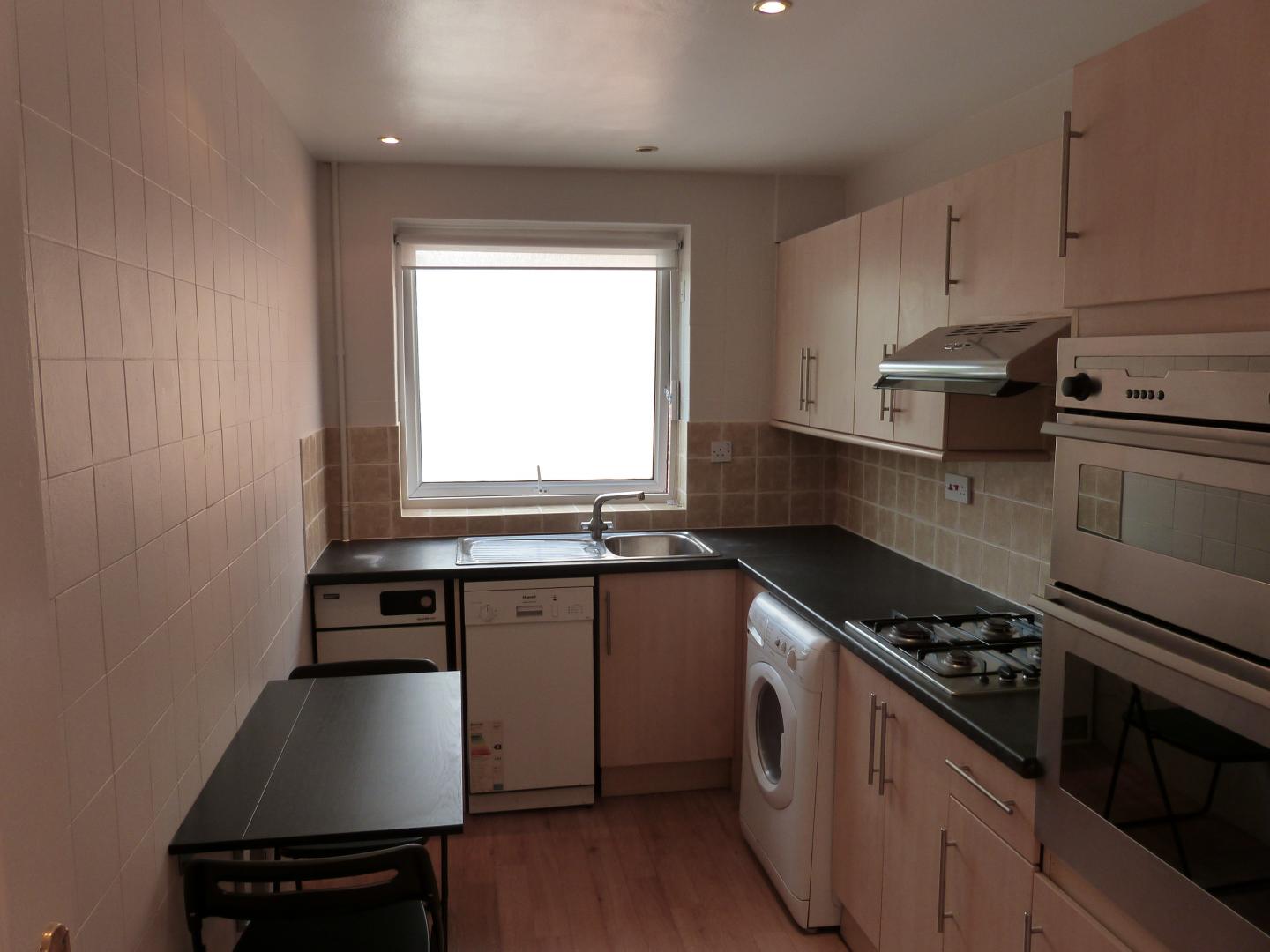 			SOUGHT AFTER DEVELOPMENT, 2 Bedroom, 1 bath, 1 reception Flat			 Hendon Lane, FINCHLEY CENTRAL