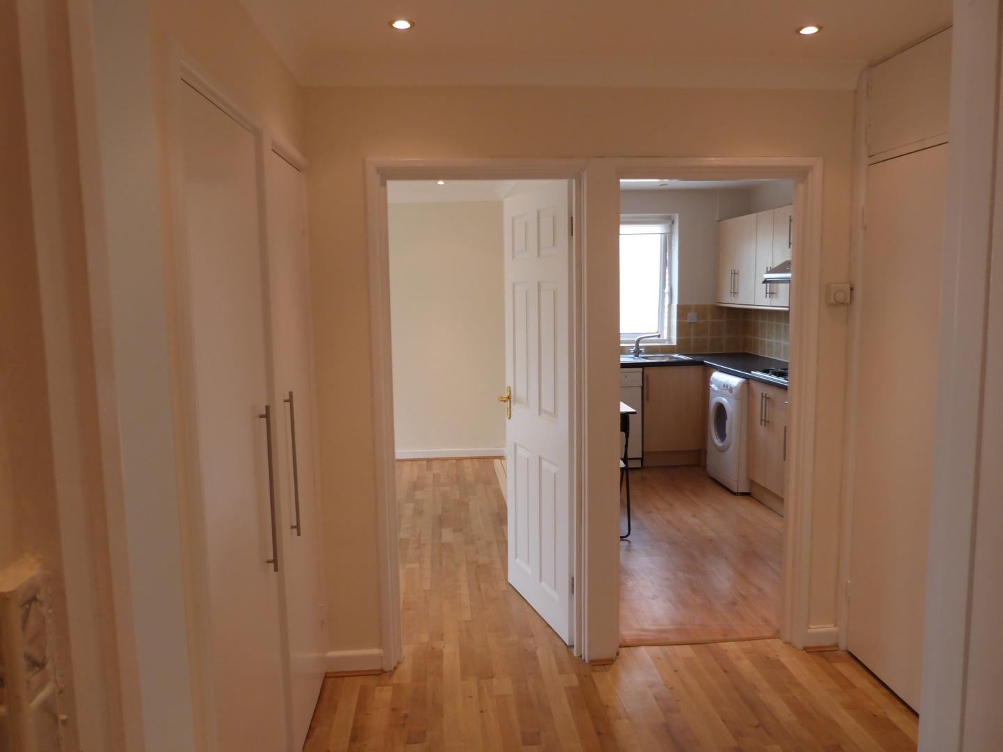 			SOUGHT AFTER DEVELOPMENT, 2 Bedroom, 1 bath, 1 reception Flat			 Hendon Lane, FINCHLEY CENTRAL