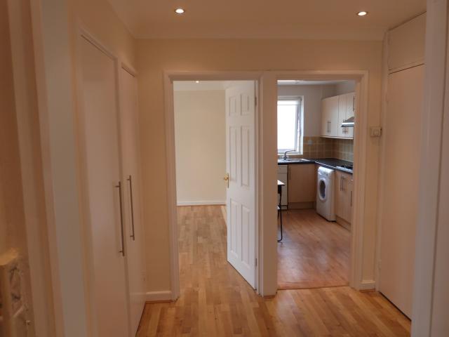 			SOUGHT AFTER DEVELOPMENT, 2 Bedroom, 1 bath, 1 reception Flat			 Hendon Lane, FINCHLEY CENTRAL