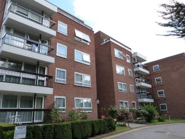 			SOUGHT AFTER DEVELOPMENT, 2 Bedroom, 1 bath, 1 reception Flat			 Hendon Lane, FINCHLEY CENTRAL