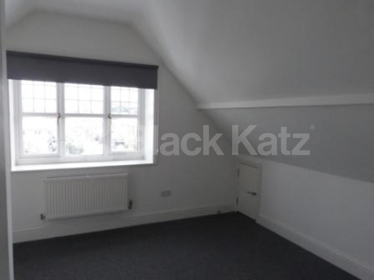 			2 Bedroom, 1 bath, 1 reception Flat			 Creighton Avenue, Muswell Hill