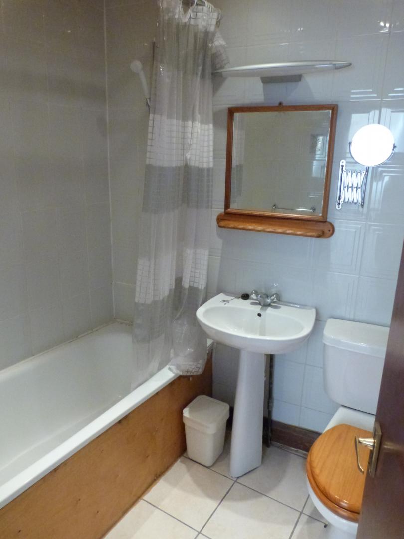 			2 Bedroom, 1 bath, 1 reception Flat			 Burnley Road, DOLLIS HILL