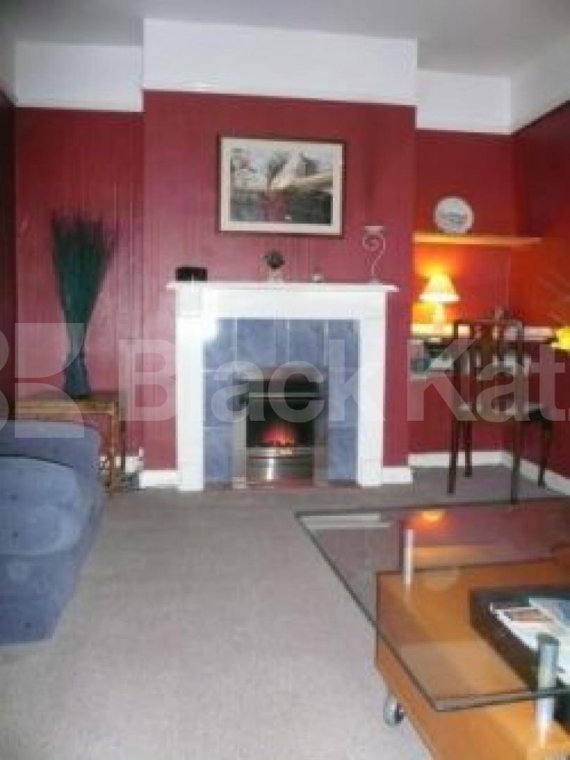 			2 Bedroom, 1 bath, 1 reception Flat			 Clarence Road, BOUNDS GREEN N22