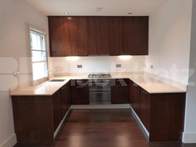 			High Spec Property !, 2 Bedroom, 1 bath, 1 reception Apartment			 Cambridge Ave, Kilburn Park