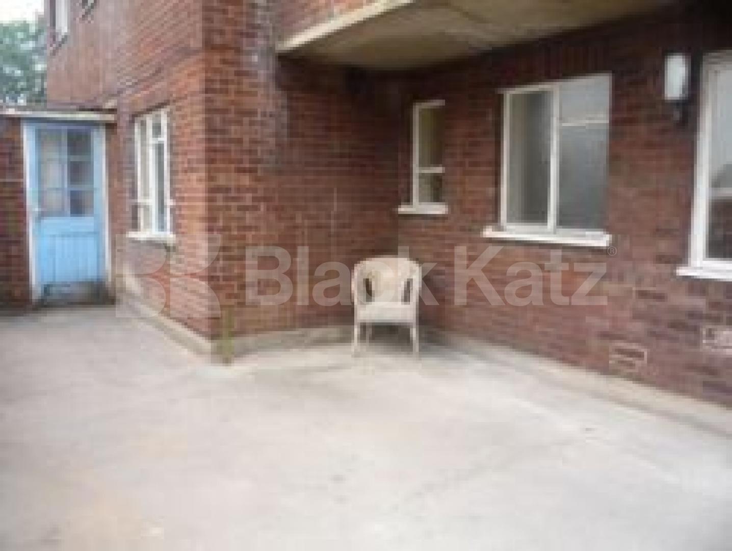 			LET!, 2 Bedroom, 1 bath, 1 reception Flat			 Ashfield Parade, Southgate