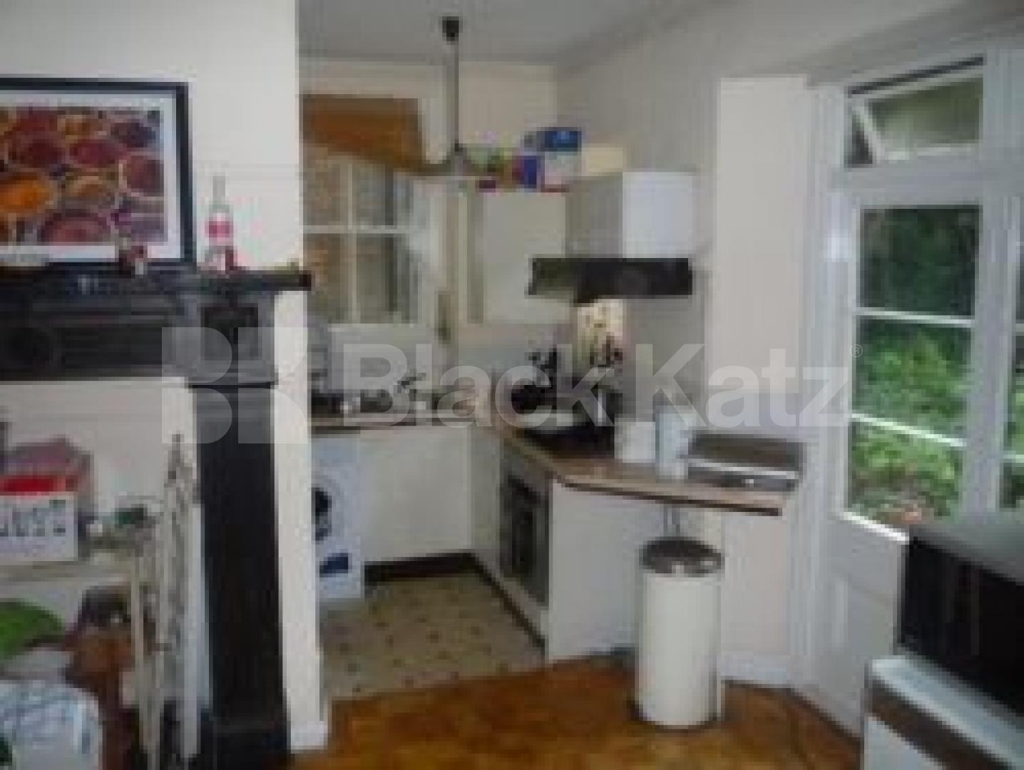 			3 Bedroom, 1 bath, 1 reception Apartment			 Linden Mansions, HIGHGATE