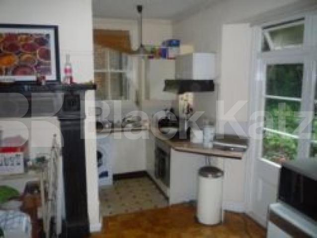 			3 Bedroom, 1 bath, 1 reception Apartment			 Linden Mansions, HIGHGATE