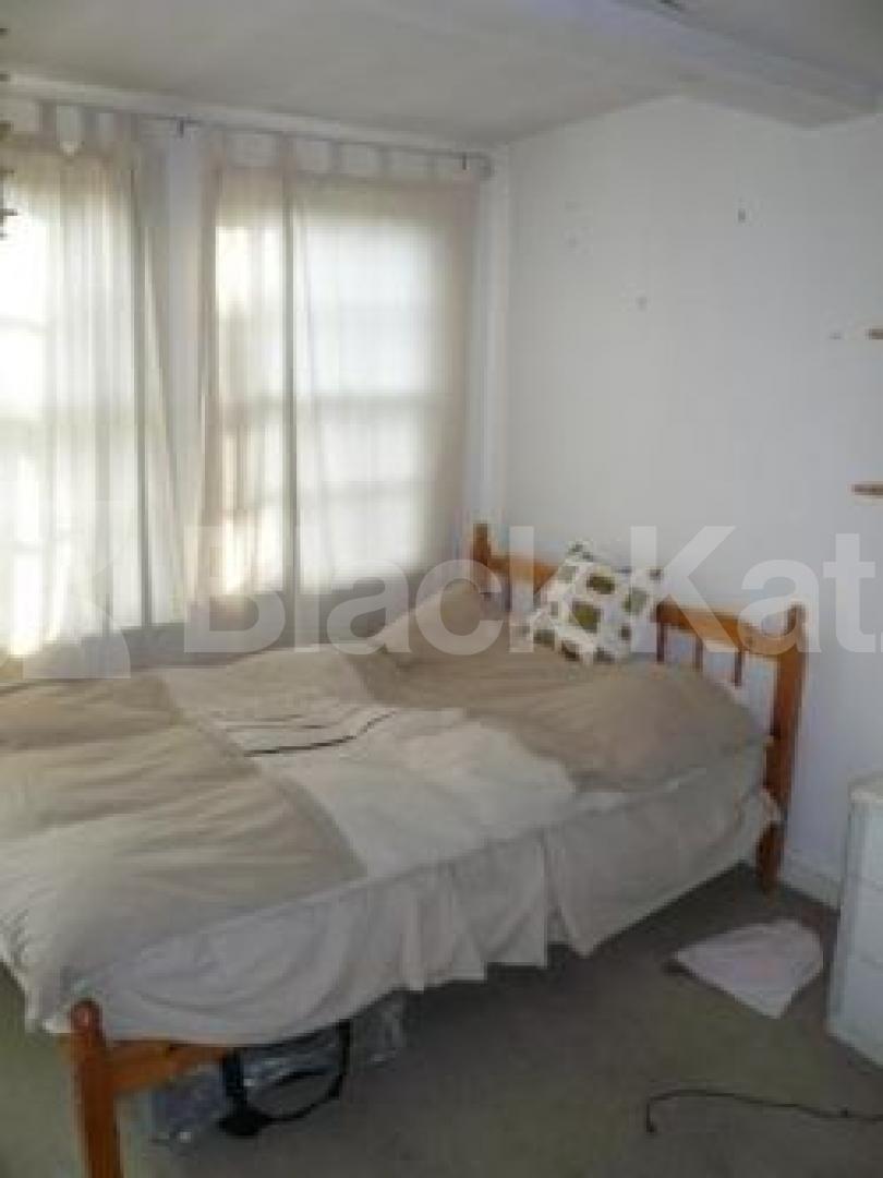 			3 Bedroom, 1 bath, 1 reception Flat			 Kings Avenue, Muswell Hill