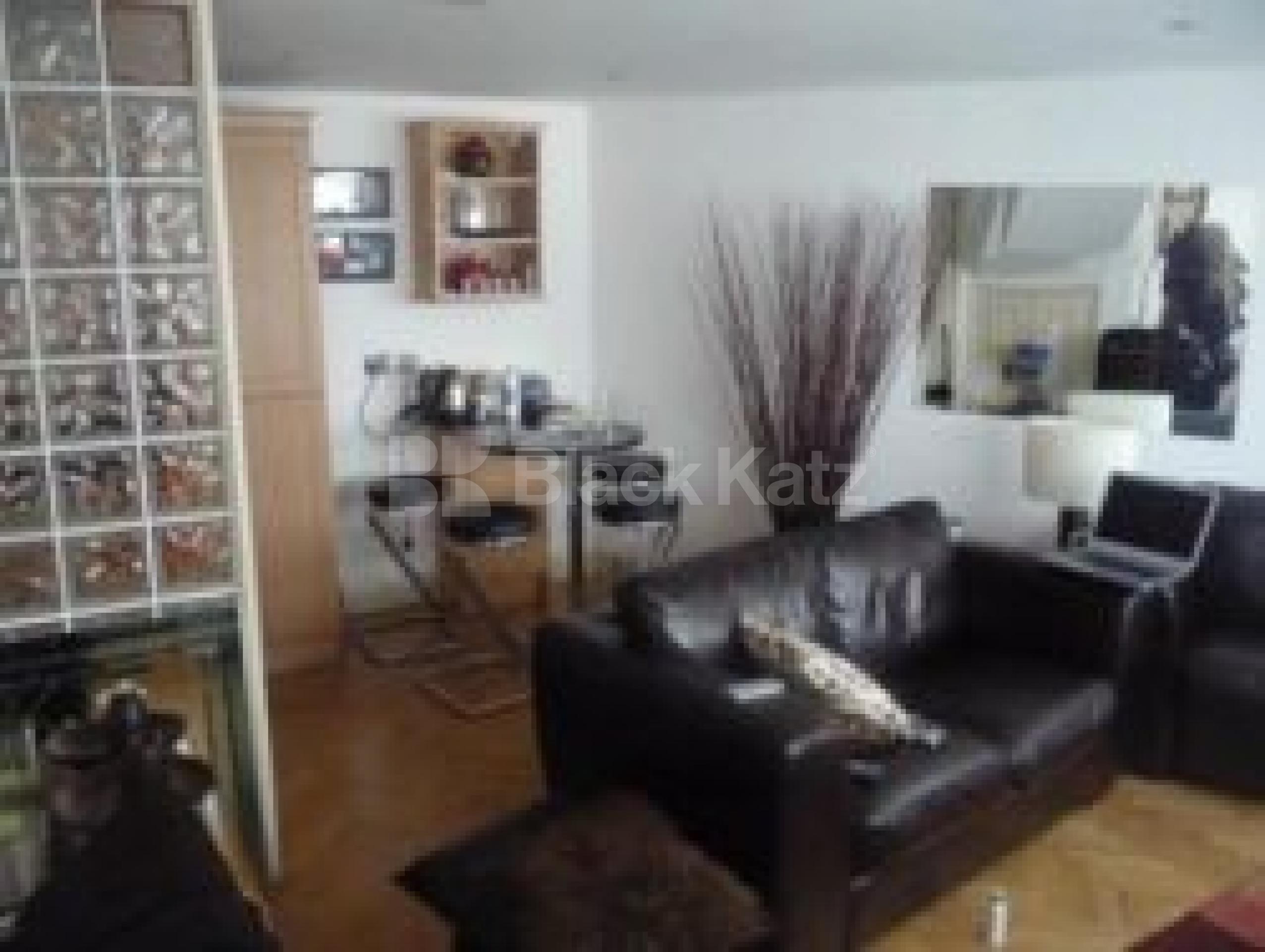 			LET!, 1 Bedroom, 1 bath, 1 reception House			 Park Mews, CROUCH END N8