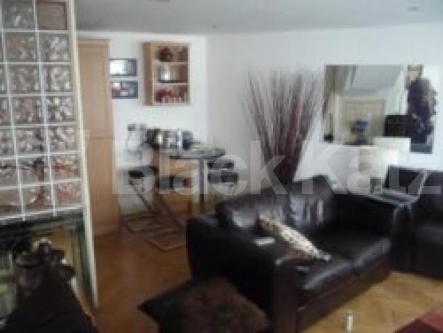 			LET!, 1 Bedroom, 1 bath, 1 reception House			 Park Mews, CROUCH END