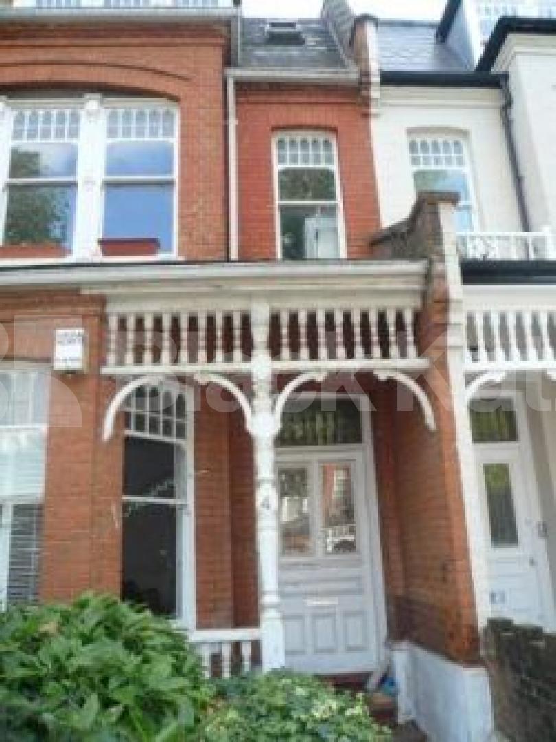 			3 Bedroom, 1 bath, 1 reception Flat			 Kings Avenue, Muswell Hill