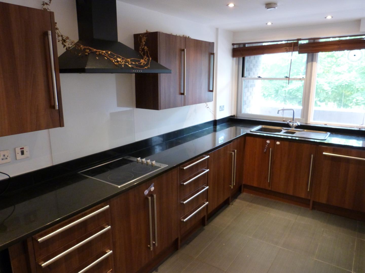 			ULTRA MODERN PROPERTY, 3 Bedroom, 1 bath, 1 reception Flat			 Belsize Grove, BELSIZE PARK