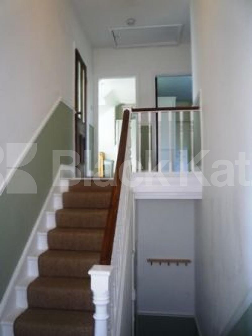 			NEW INSTRUCTION!, 2 Bedroom, 1 bath, 1 reception Flat			 Rokesly Avenue, Crouch End