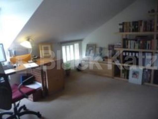 			LET, 2 Bedroom, 1 bath, 1 reception Flat			 Clarence Road, BOUNDS GREEN