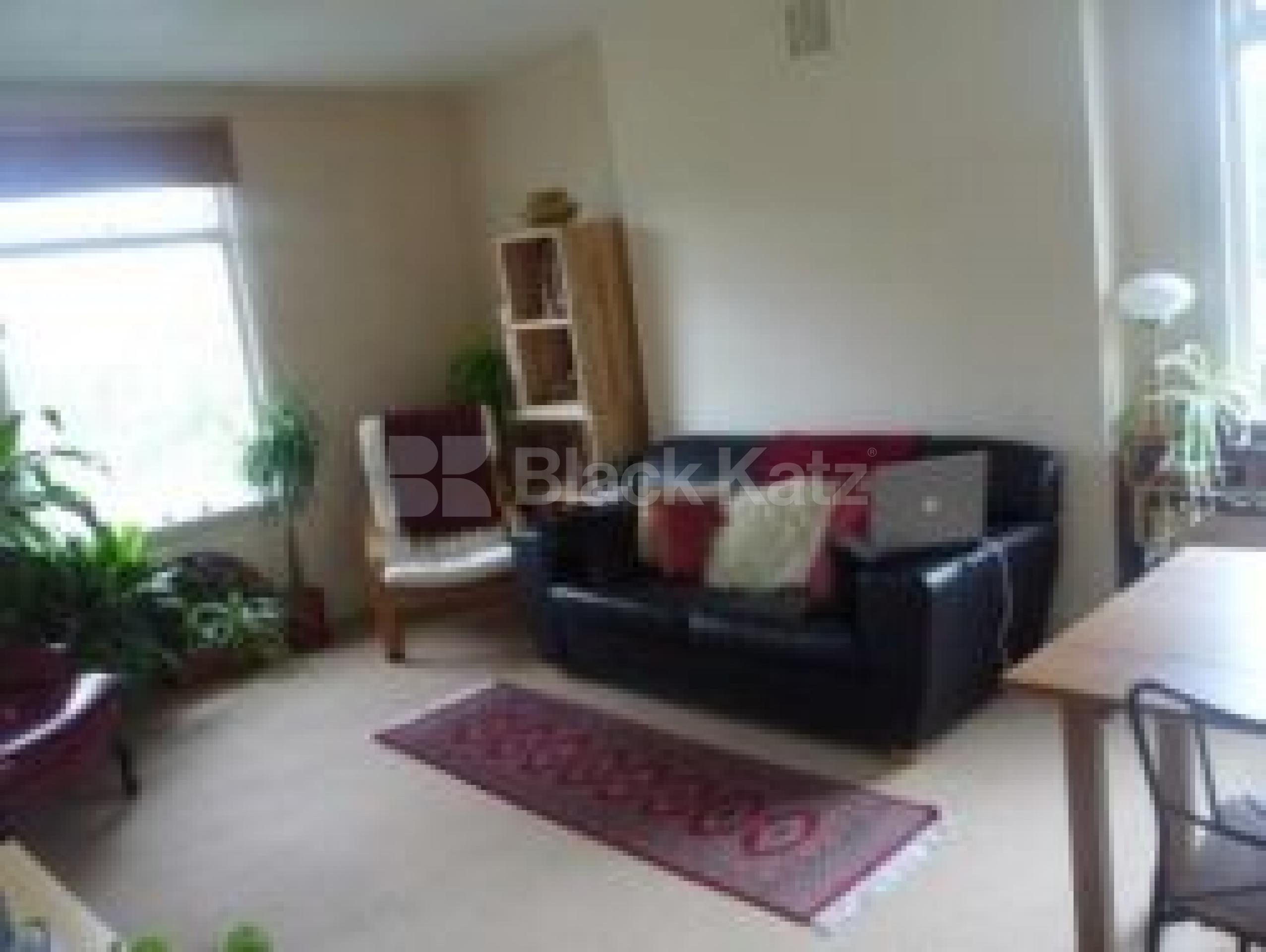 			LET, 2 Bedroom, 1 bath, 1 reception Flat			 Clarence Road, BOUNDS GREEN N22