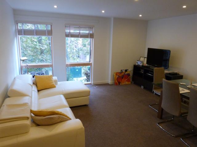 			2 Bedroom, 1 bath, 1 reception Flat			 Priory Road, WEST HAMPSTEAD
