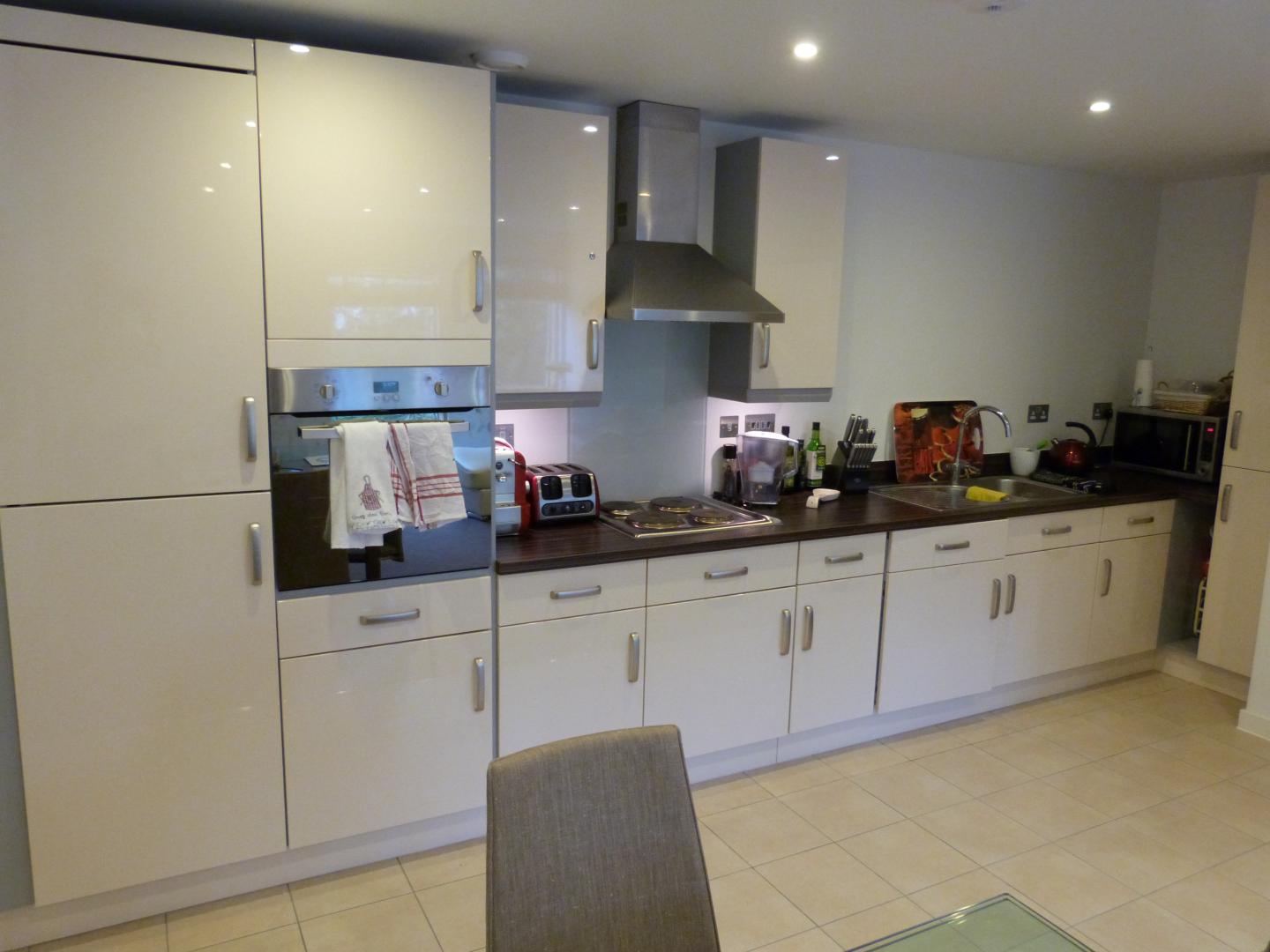			2 Bedroom, 1 bath, 1 reception Flat			 Priory Road, WEST HAMPSTEAD