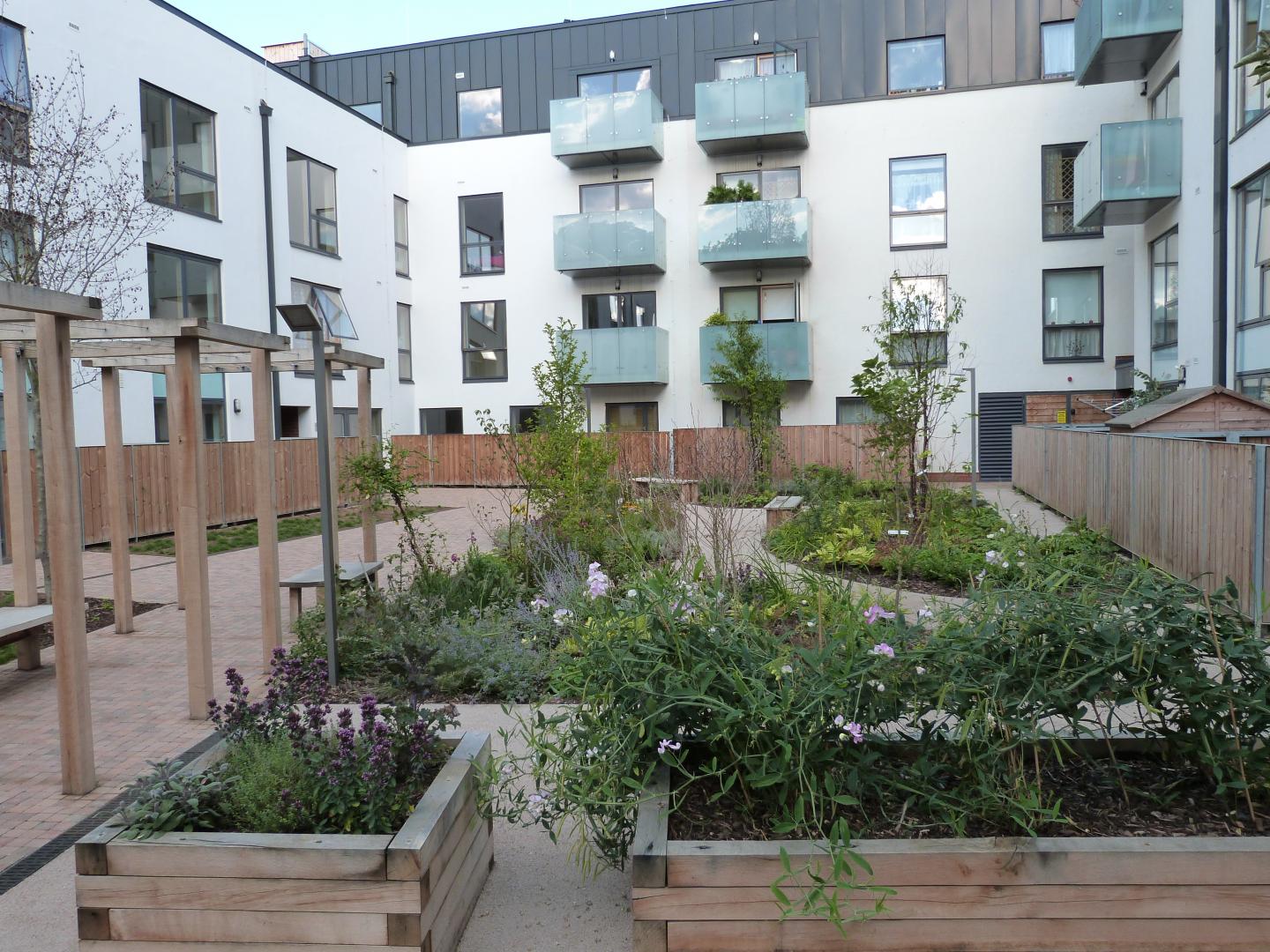 			2 Bedroom, 1 bath, 1 reception Flat			 Priory Road, WEST HAMPSTEAD