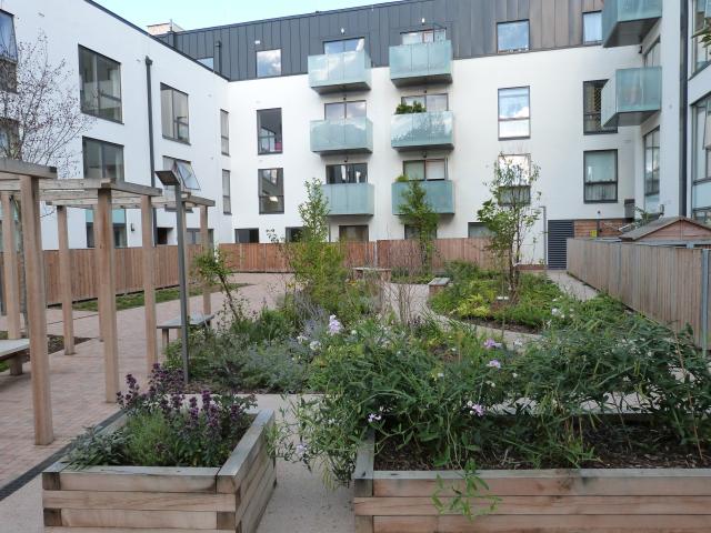 			2 Bedroom, 1 bath, 1 reception Flat			 Priory Road, WEST HAMPSTEAD