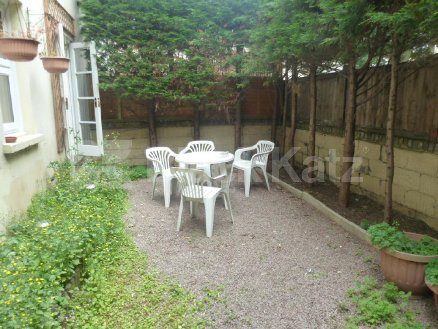 			New Instruction, 2 Bedroom, 1 bath, 1 reception Flat			 Hackney Road, SHOREDITCH