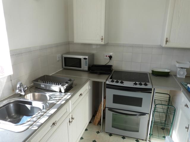 			OFF STREET PARKING!, 1 Bedroom, 1 bath, 1 reception Flat			 Dairyman Close, CRICKLEWOOD