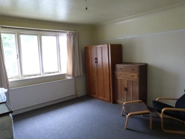 			ALL UTILITIES INCLUDED AS WELL AS WIFI!, 4 Bedroom, 1 bath, 1 reception Flat			 Teignmouth Road, WILLESDEN GREEN