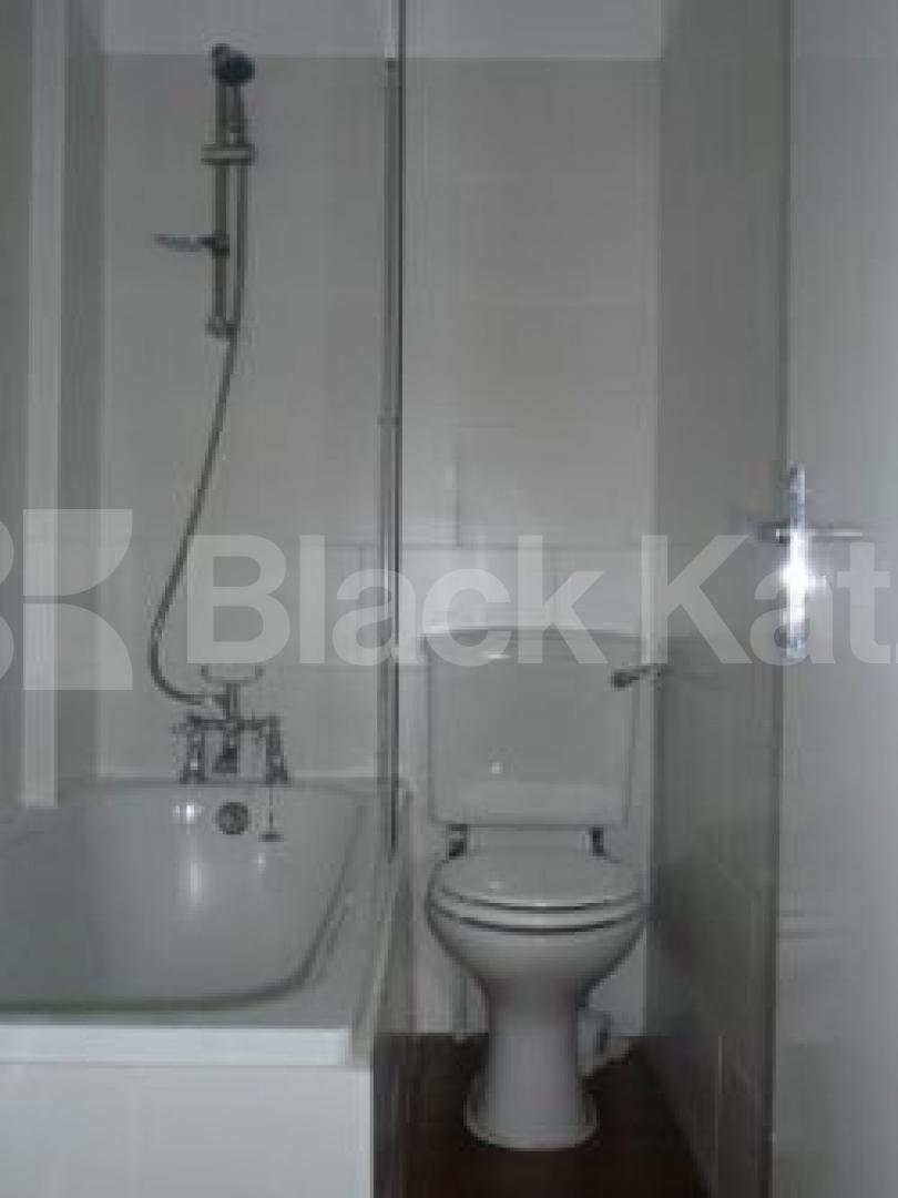 			1 Bedroom, 1 bath, 1 reception Flat			 Campsborne Road, HORNSEY N8