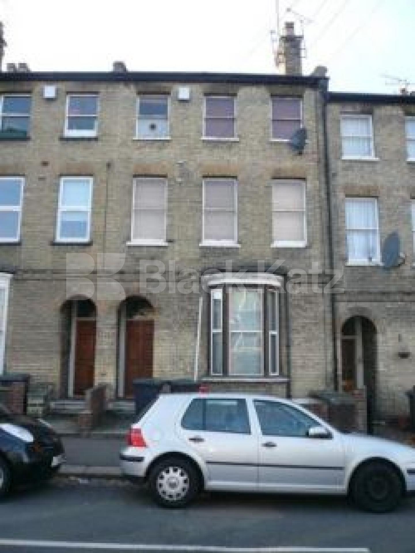 			1 Bedroom, 1 bath, 1 reception Flat			 Campsborne Road, HORNSEY N8 N8