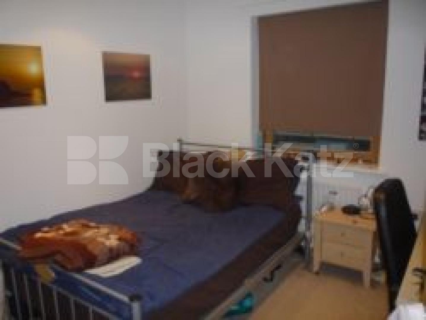 			2 Bedroom, 1 bath, 1 reception Flat			 West Point, CROUCH END BORDERS N8