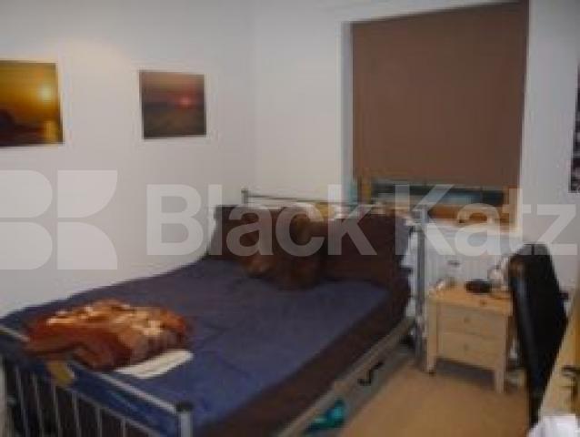 			2 Bedroom, 1 bath, 1 reception Flat			 West Point, CROUCH END BORDERS N8