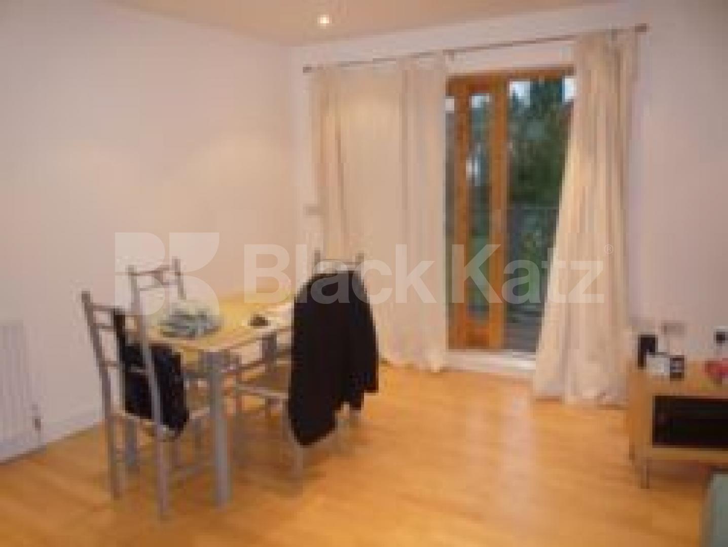 			2 Bedroom, 1 bath, 1 reception Flat			 West Point, CROUCH END BORDERS N8