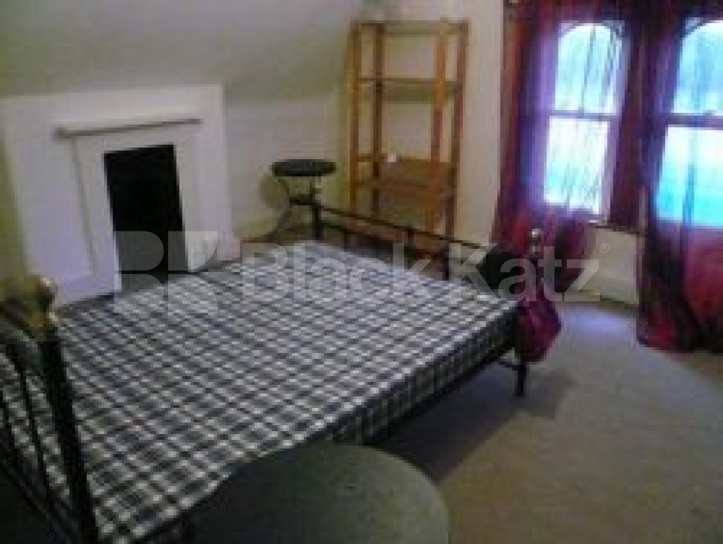 			3 Bedroom, 1 bath, 1 reception Flat			 Tottenham Lane, CROUCH END