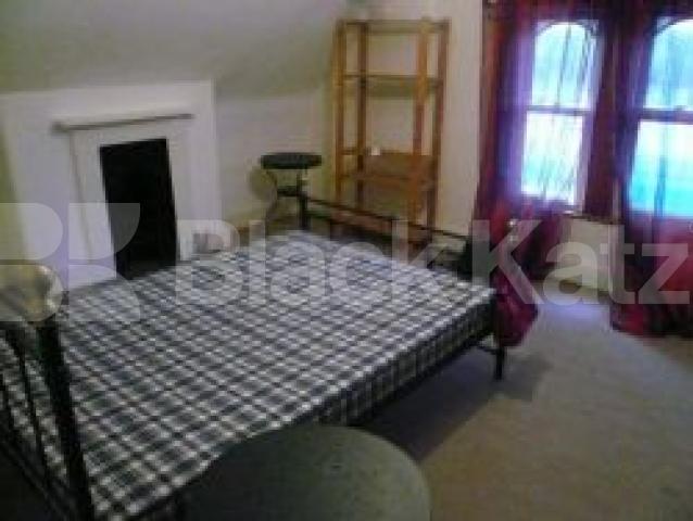 			3 Bedroom, 1 bath, 1 reception Flat			 Tottenham Lane, CROUCH END