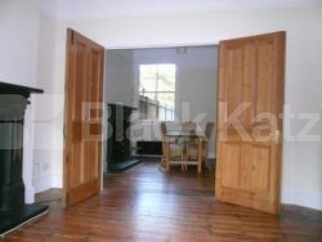 			5 Bedroom, 1 bath, 1 reception Flat			 Rathcoole Grdens, CROUCH END N8